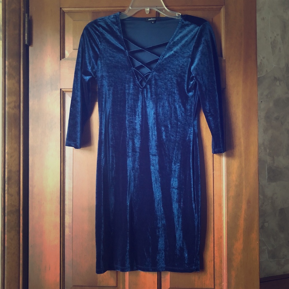 Velvet body con dress